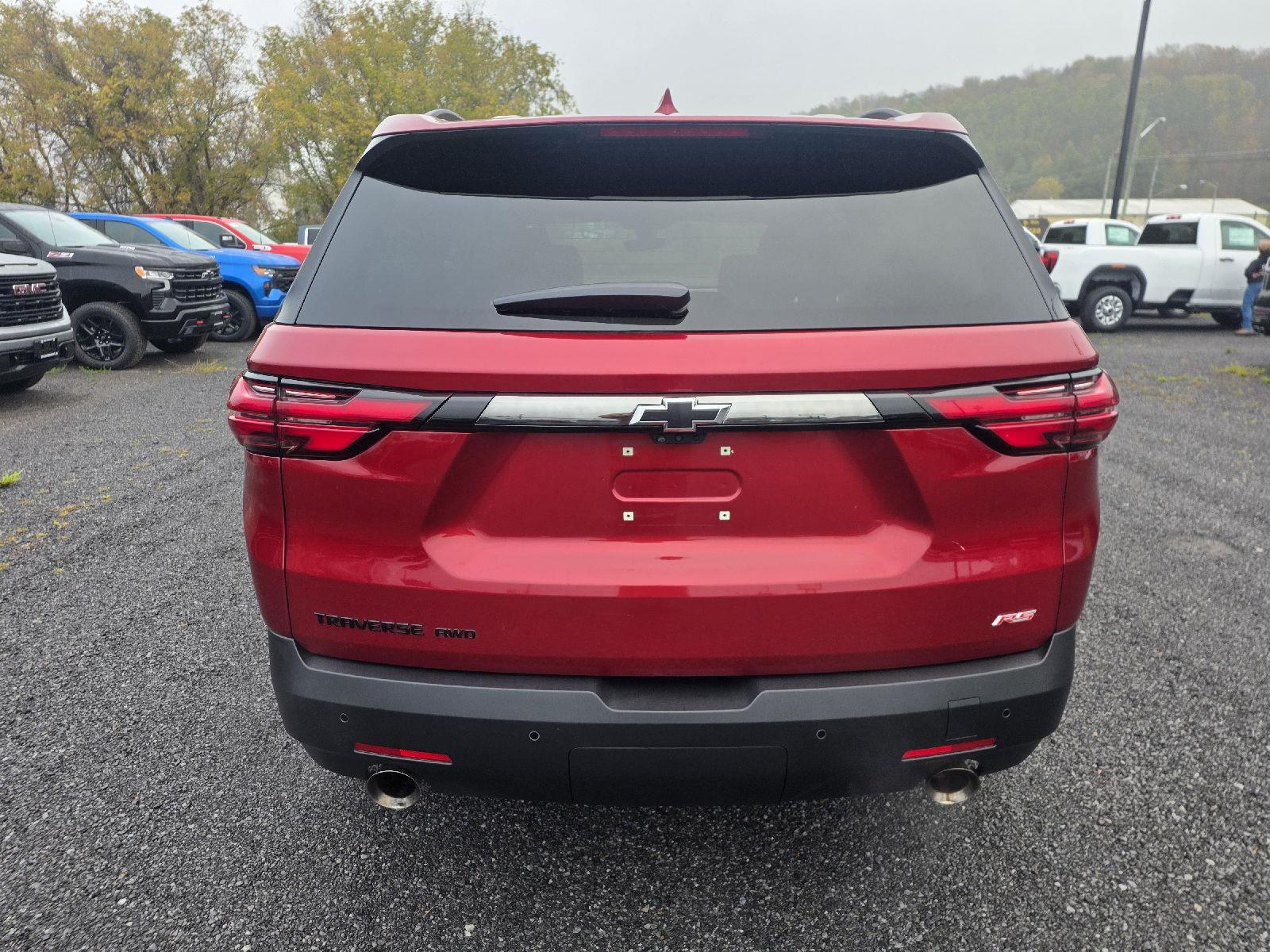 2023 Chevrolet Traverse RS photo 2