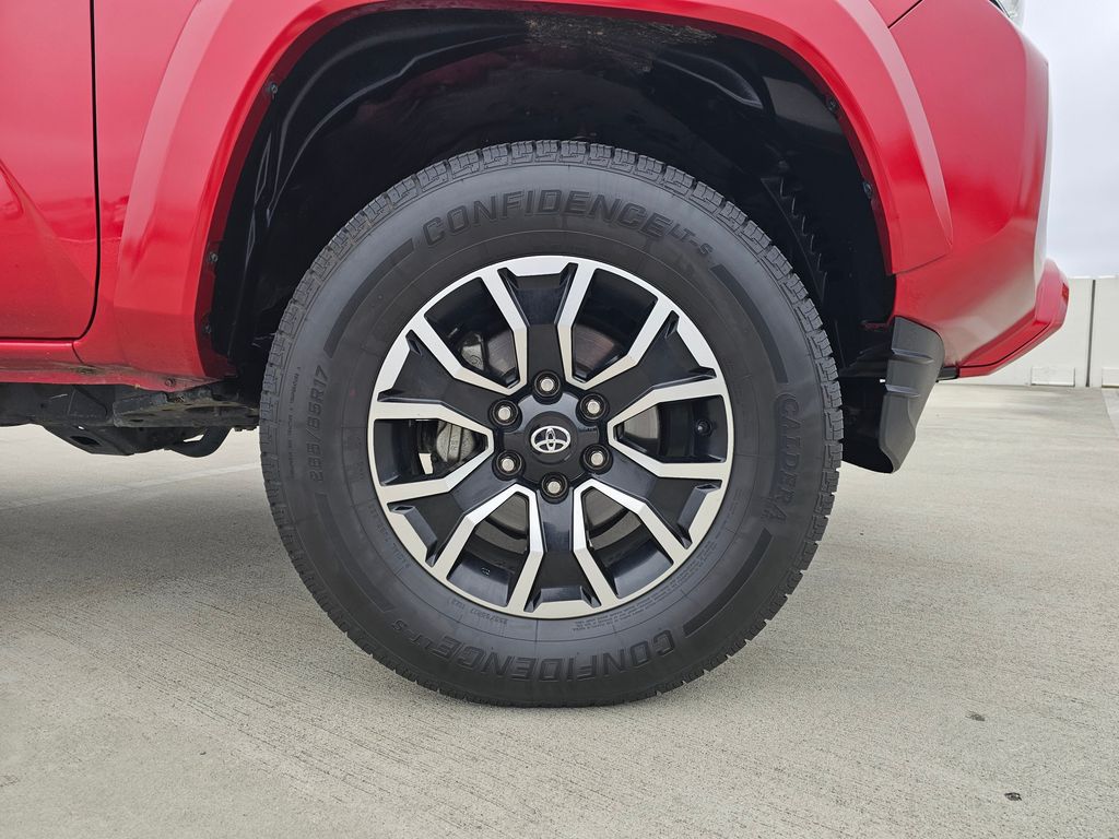 2022 Toyota Tacoma TRD Sport photo 9