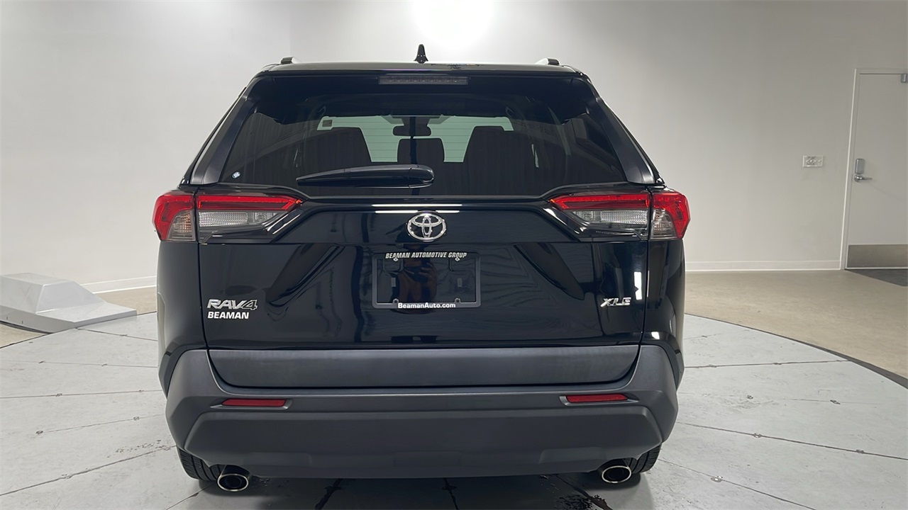 2021 Toyota RAV4 XLE photo 4