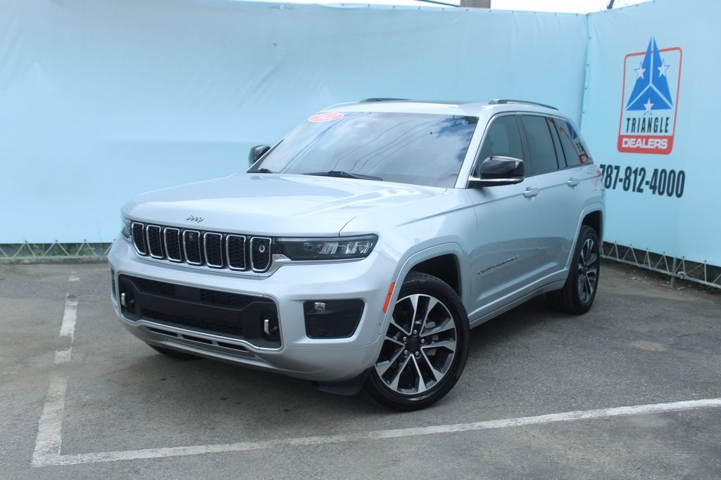 2022 Jeep Grand Cherokee Overland photo 2