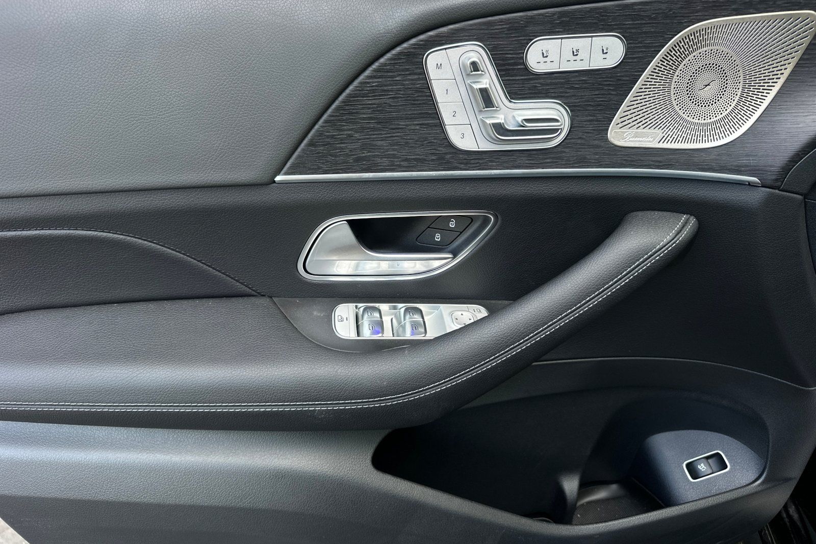 2025 Mercedes Benz GLS 450 4MATIC photo 21