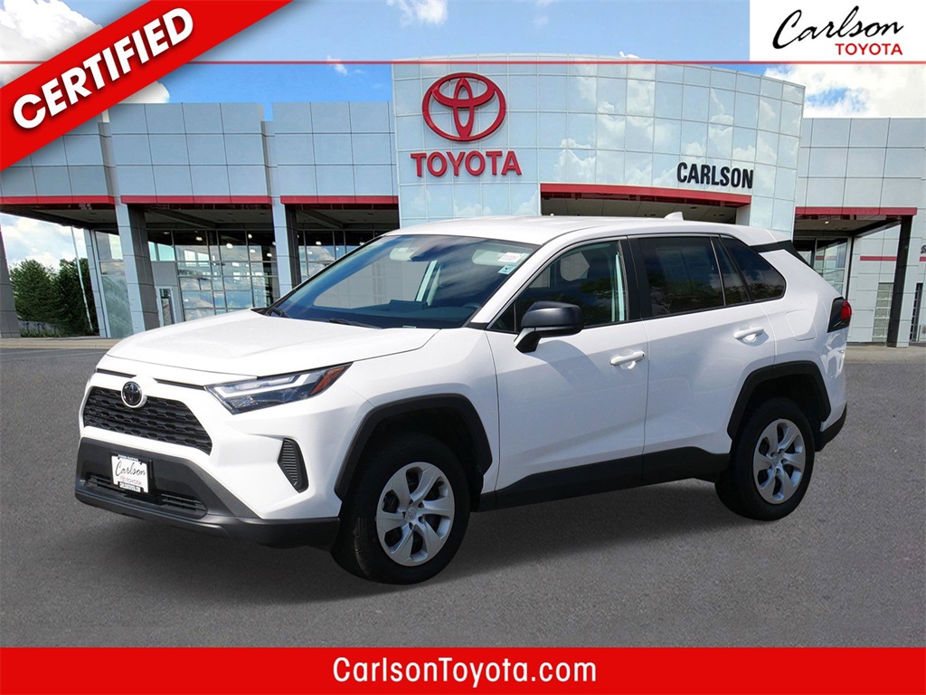 2024 Toyota RAV4 LE's photo