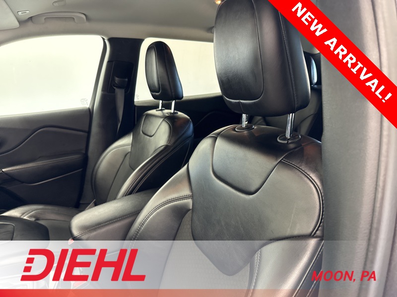 2019 Jeep Cherokee Altitude photo 16