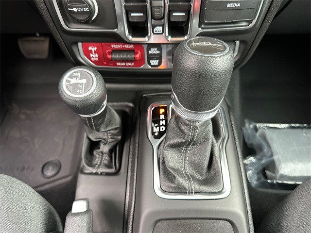 2025 Jeep Gladiator Rubicon photo 18