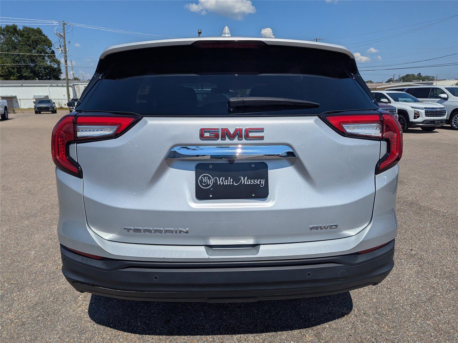 2022 Gmc Terrain SLE photo 4