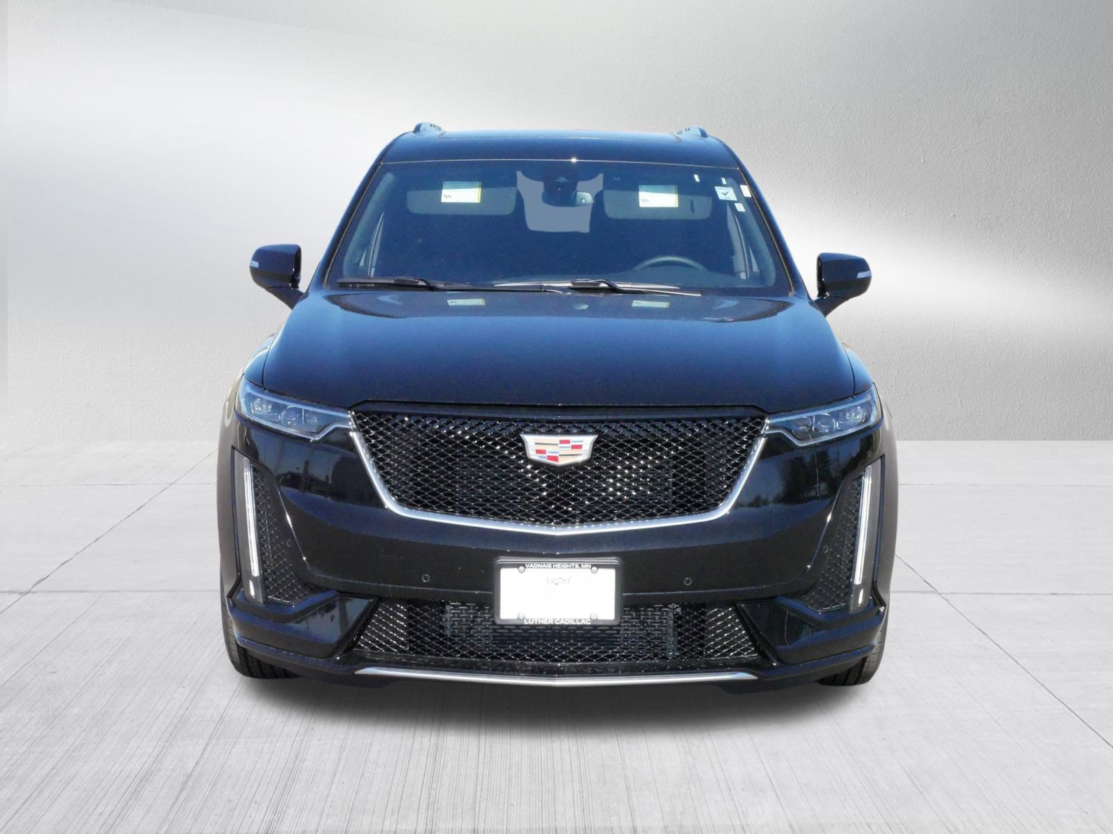 2025 Cadillac XT6 Sport photo 2