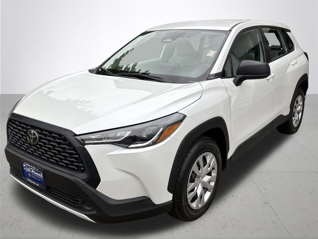 2023 Toyota Corolla Cross L photo 2