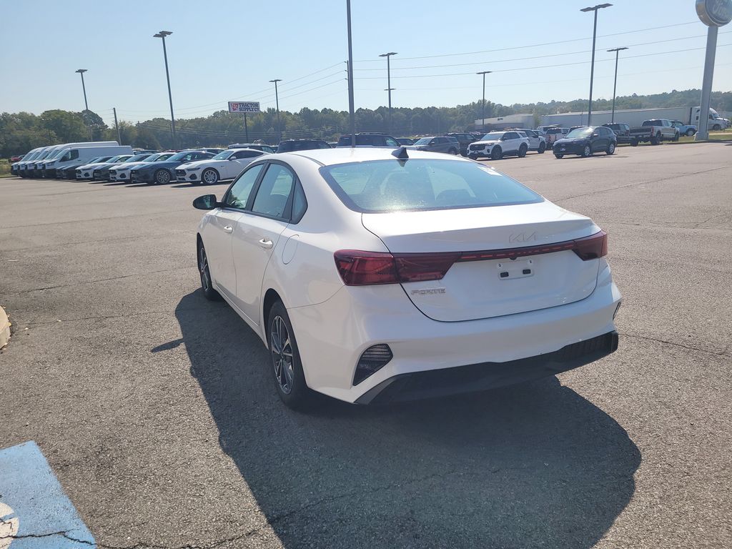 2024 Kia Forte LXS photo 5