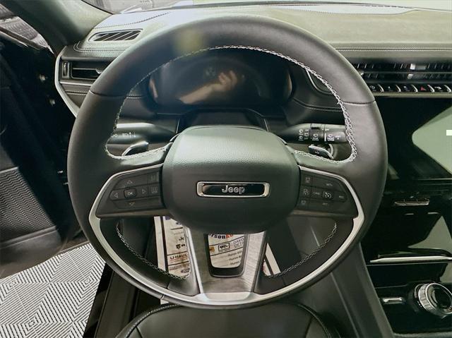 2025 Jeep Grand Cherokee Limited photo 2