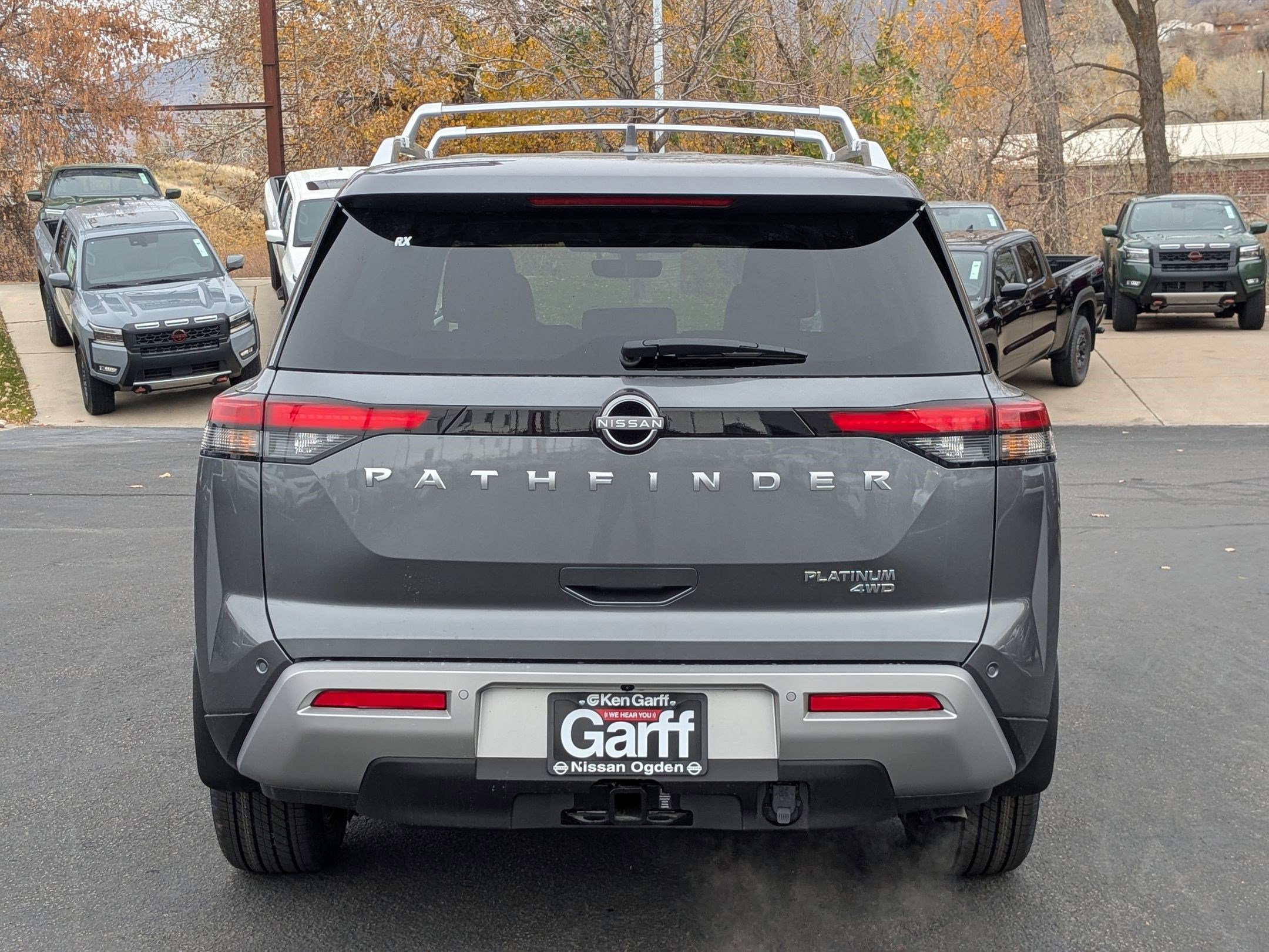 2025 Nissan Pathfinder Platinum photo 4