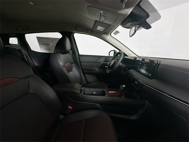 2025 Nissan Kicks SR photo 26