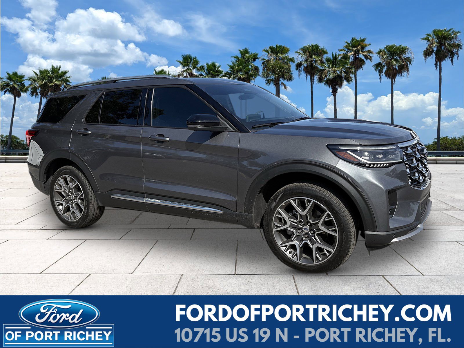 2025 Ford Explorer Platinum's photo
