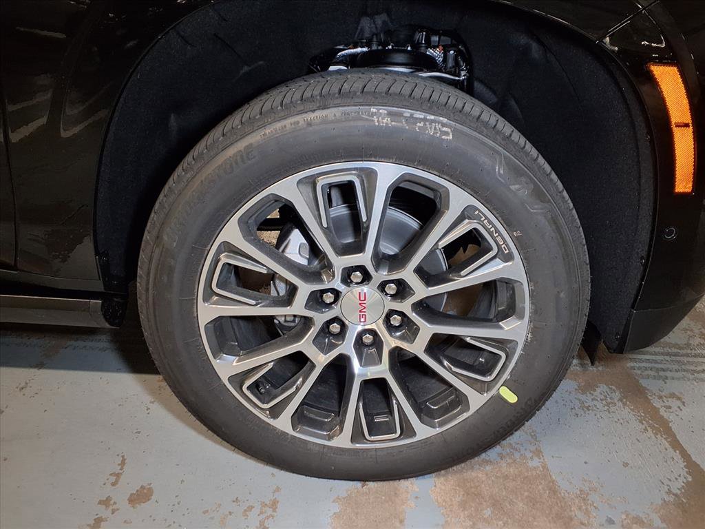 2026 Gmc Yukon XL Denali photo 2