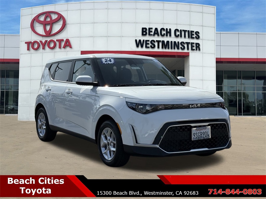 2024 Kia Soul LX's photo