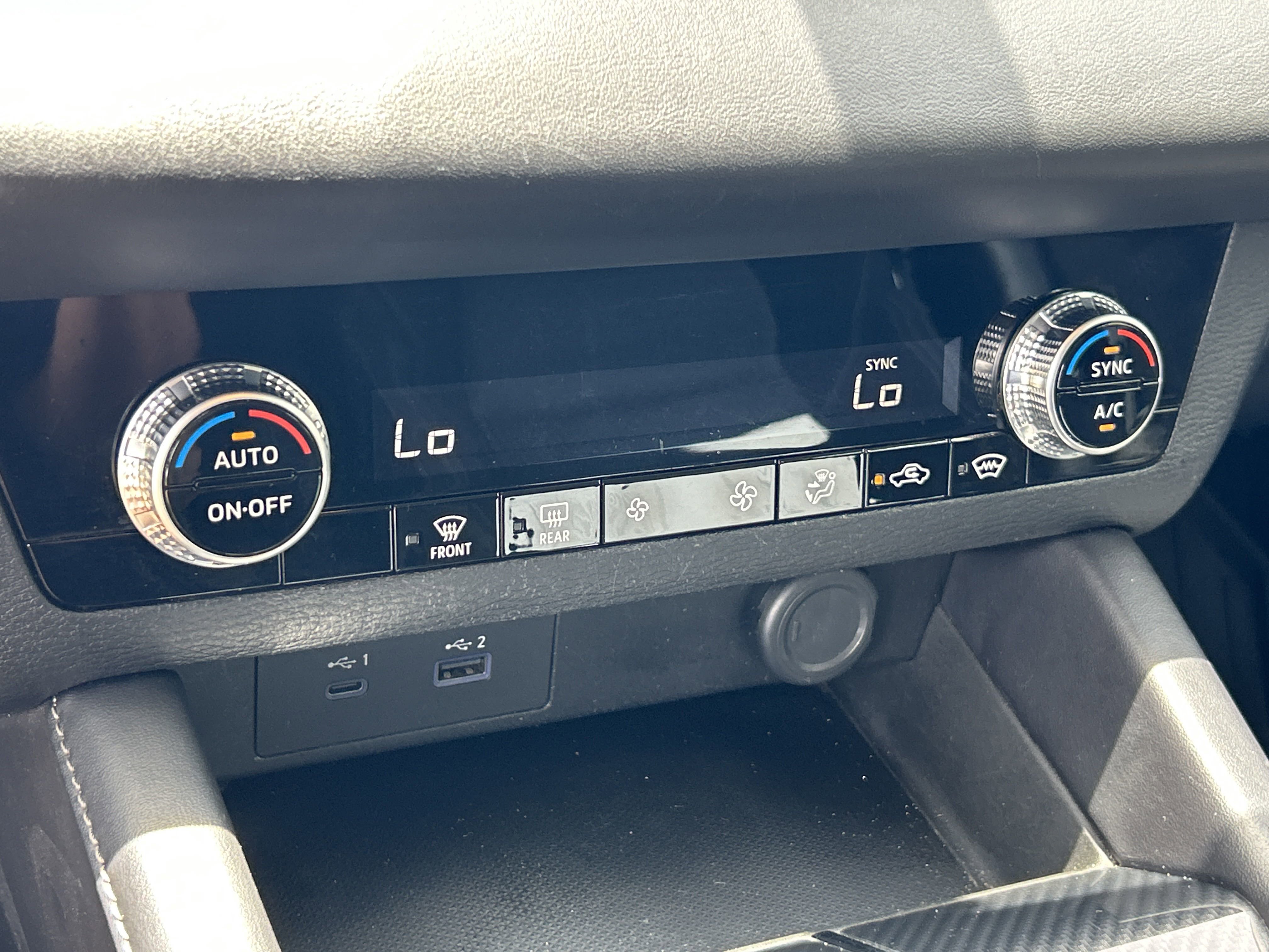 2022 Mitsubishi Outlander ES photo 5