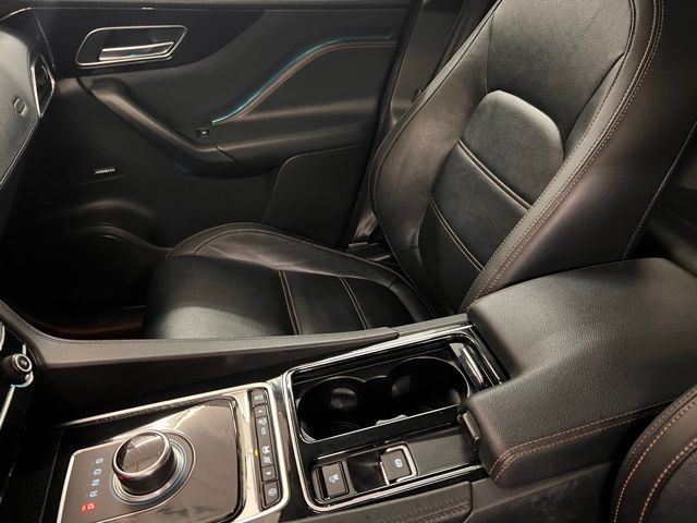 2020 Jaguar F-PACE Prestige photo 27