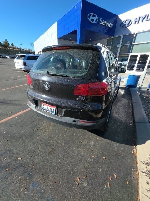 2017 Volkswagen Tiguan S photo 3
