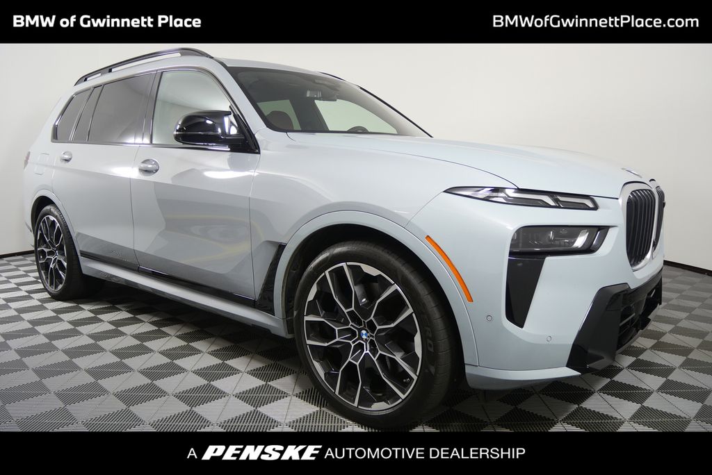 2025 BMW X7 M60i's photo