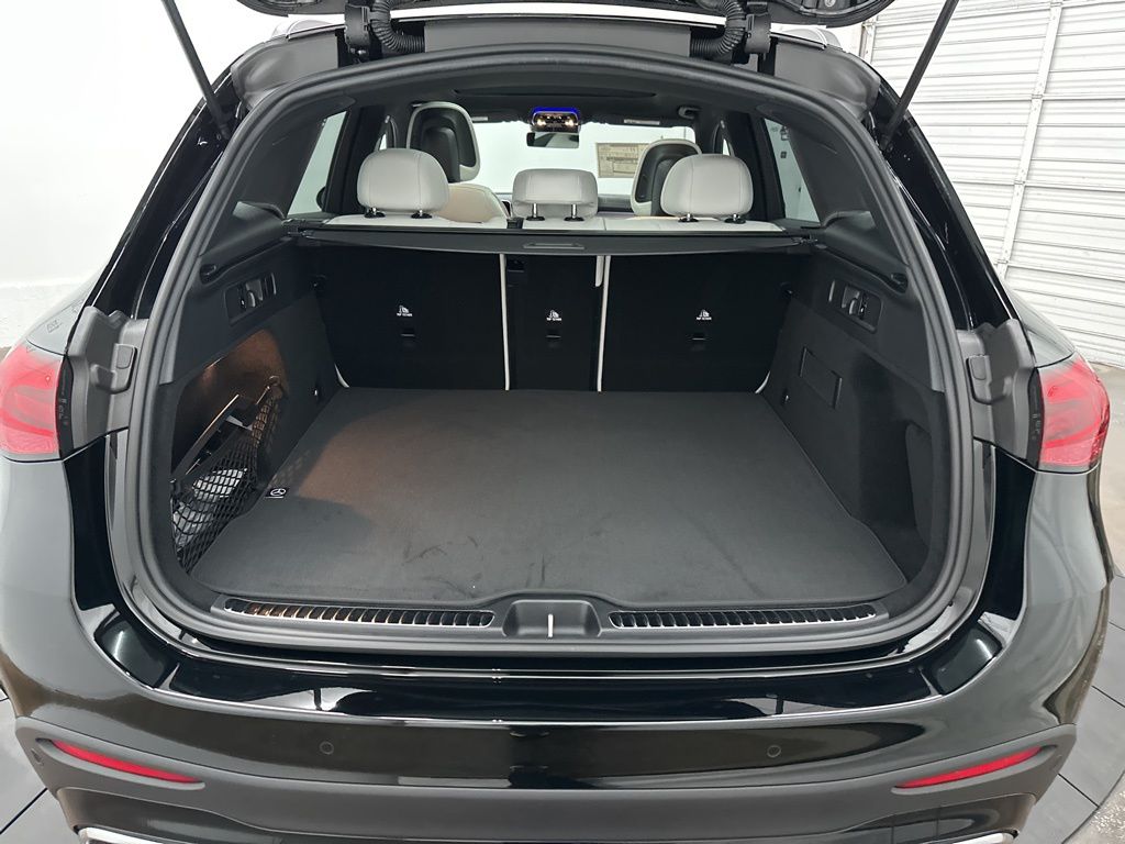 2026 Mercedes Benz GLC 300 photo 19