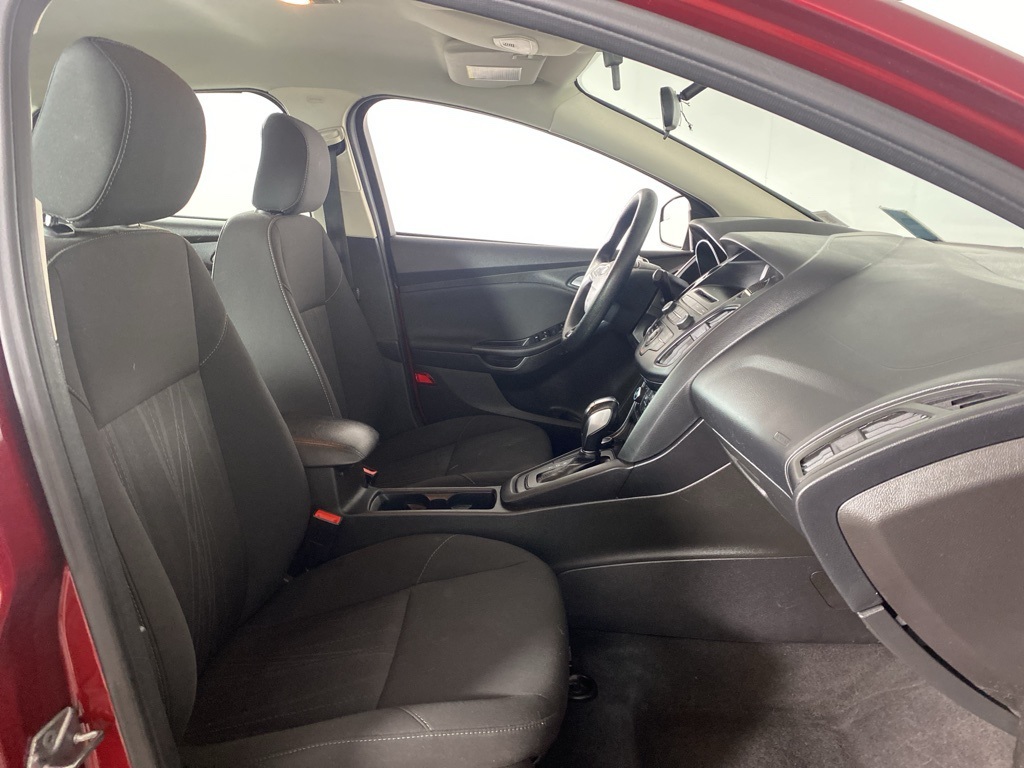 2016 Ford Focus SE photo 23