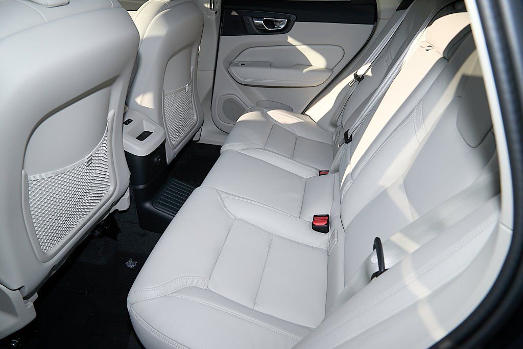 2026 VOLVO XC60 - Image 18