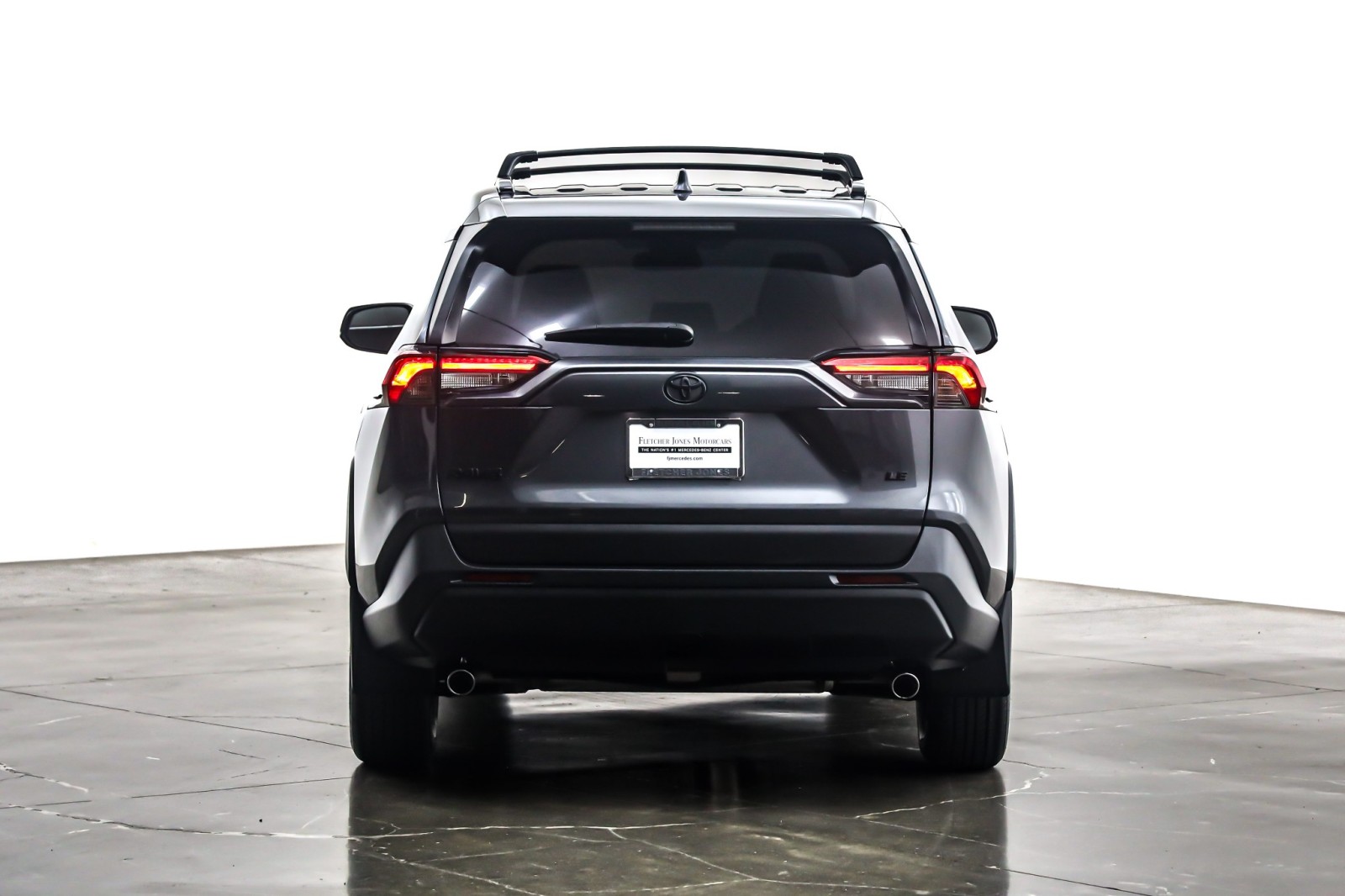 2020 Toyota RAV4 LE photo 3
