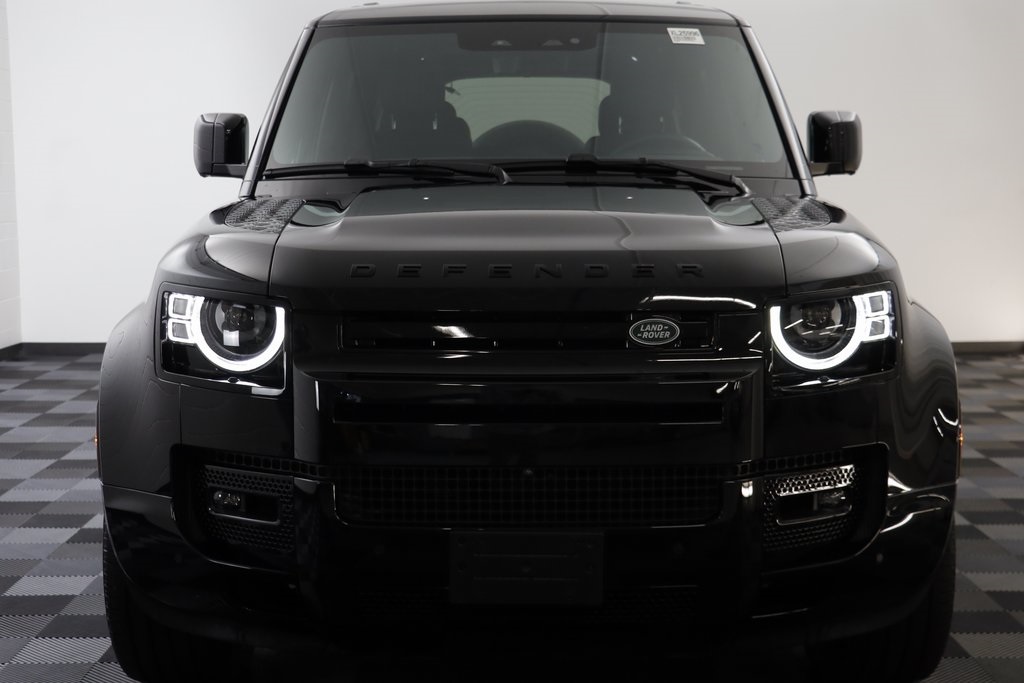 2025 Land Rover Defender 130 V8 photo 22