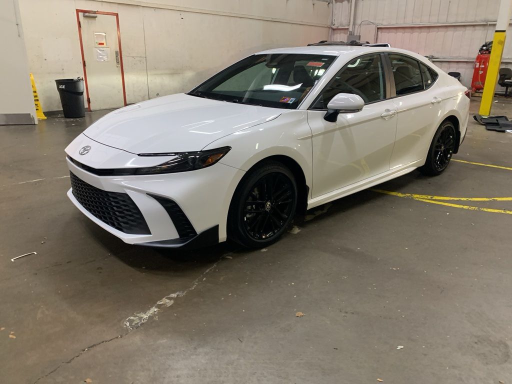 2026 Toyota Camry SE's photo