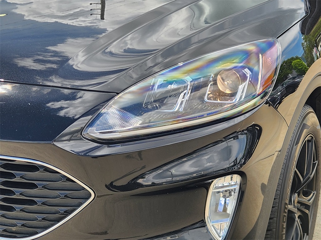2022 Ford Escape SEL photo 9