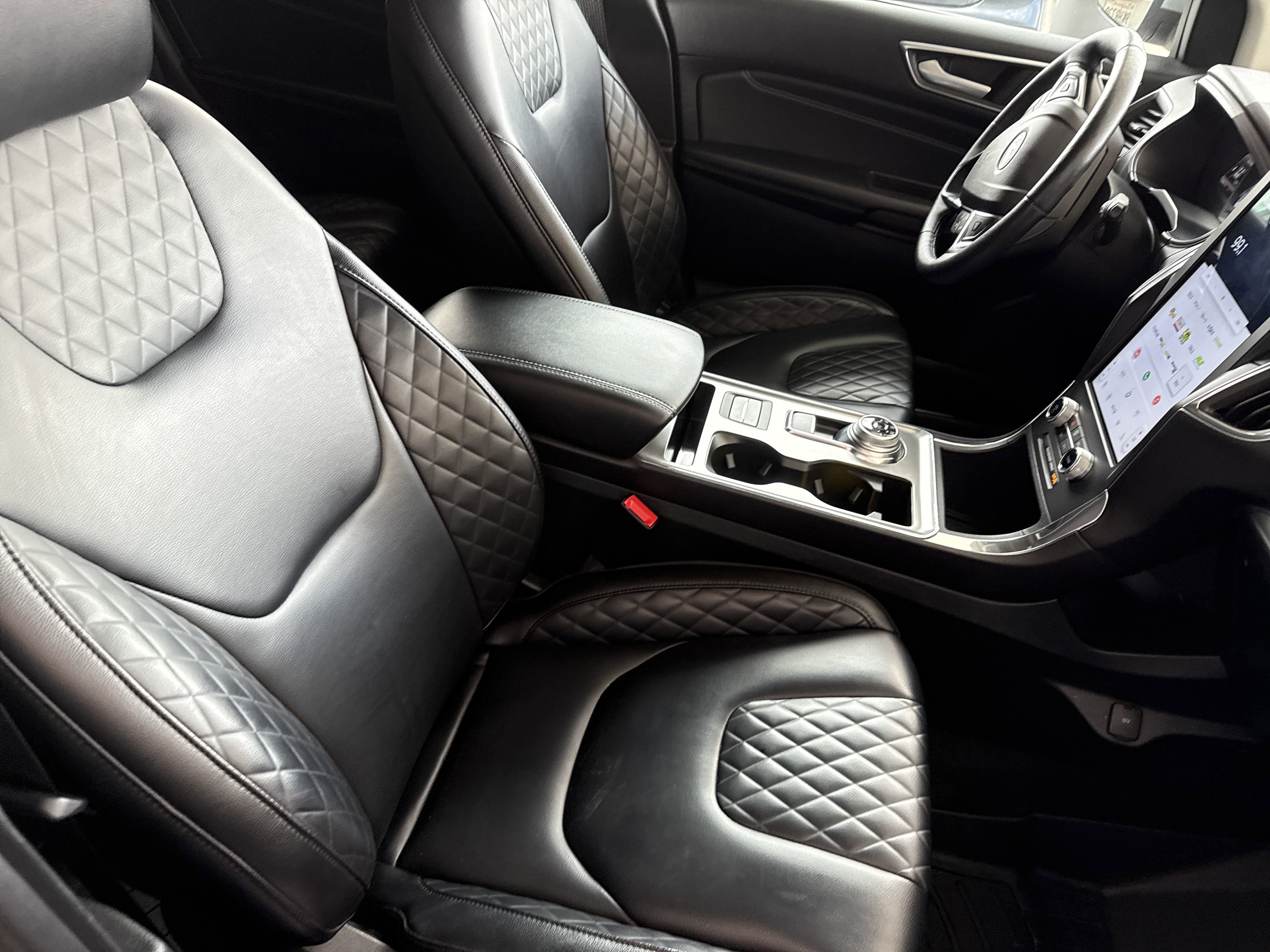 2024 Ford Edge Titanium photo 9