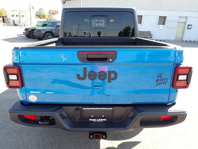 2021 Jeep Gladiator Willys photo 4