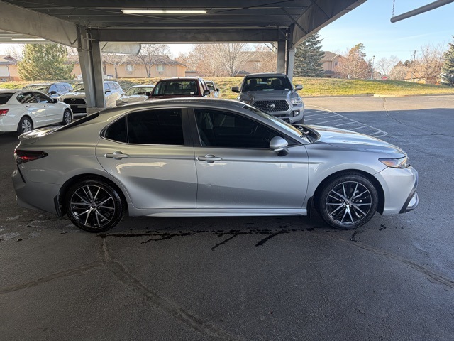 2024 Toyota Camry SE photo 4