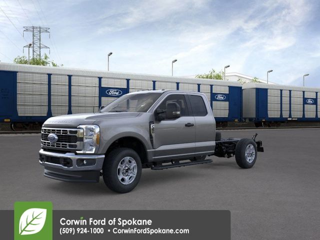 2026 Ford F-350 Super Duty Chassis Cab XLT's photo