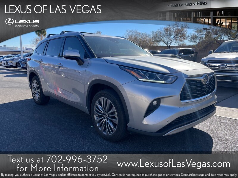 2021 Toyota Highlander Platinum's photo