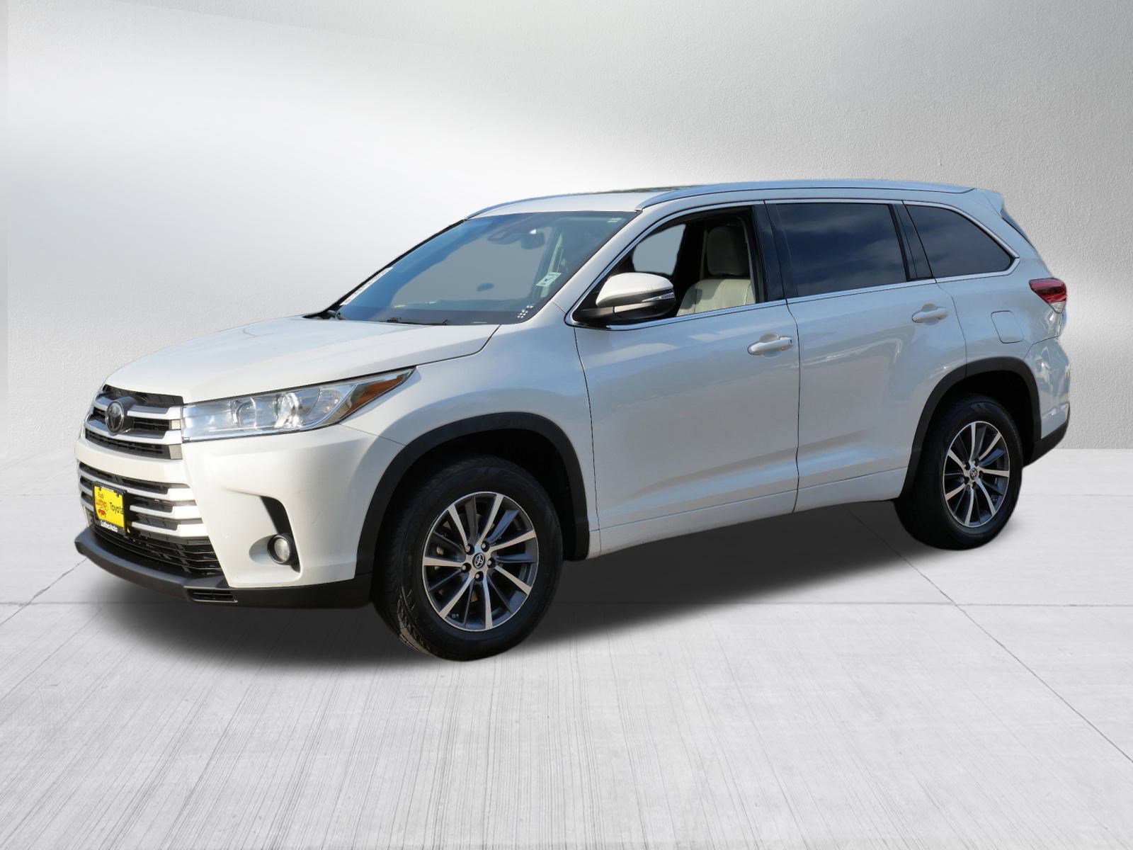 2018 Toyota Highlander XLE photo 2