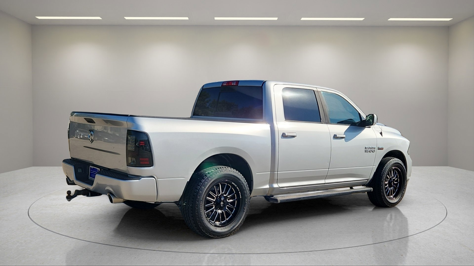 2016 Ram 1500 Sport photo 3