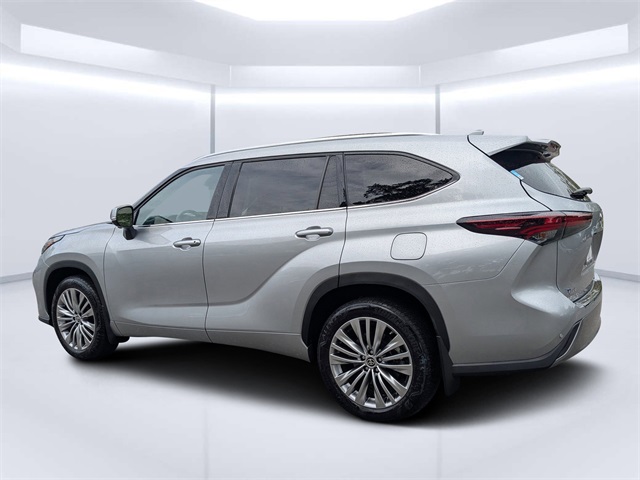 2024 Toyota Highlander Platinum photo 5