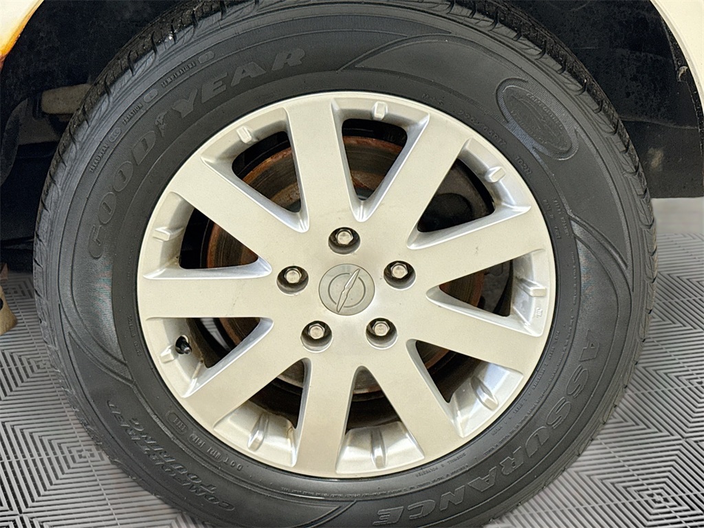 2013 Chrysler Town & Country Touring photo 20