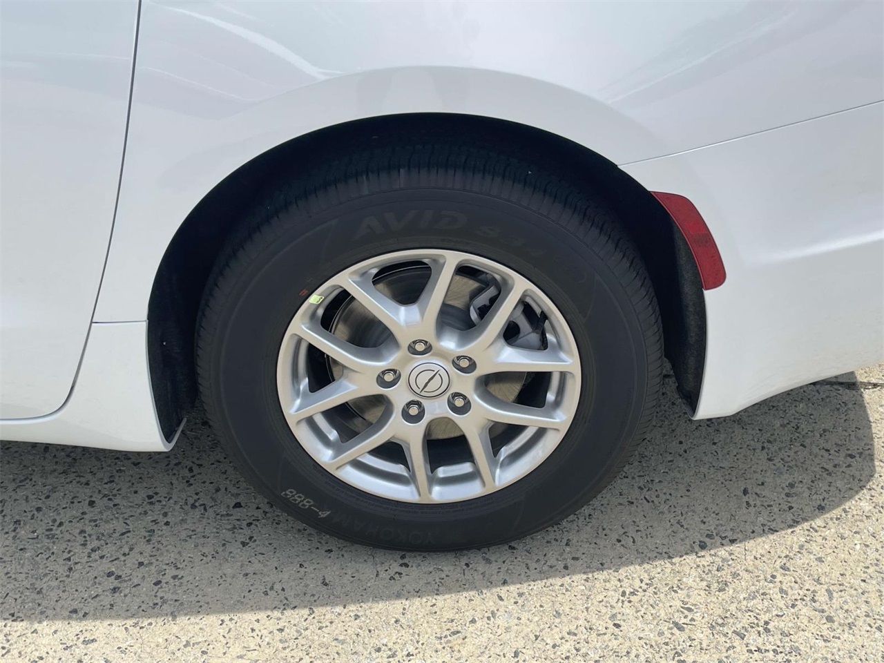 2025 Chrysler Voyager LX photo 33
