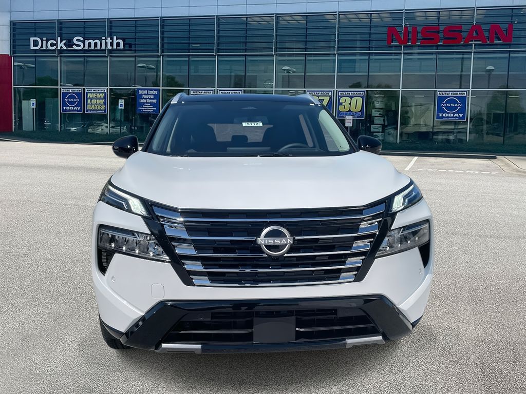 2026 Nissan Rogue Platinum photo 2