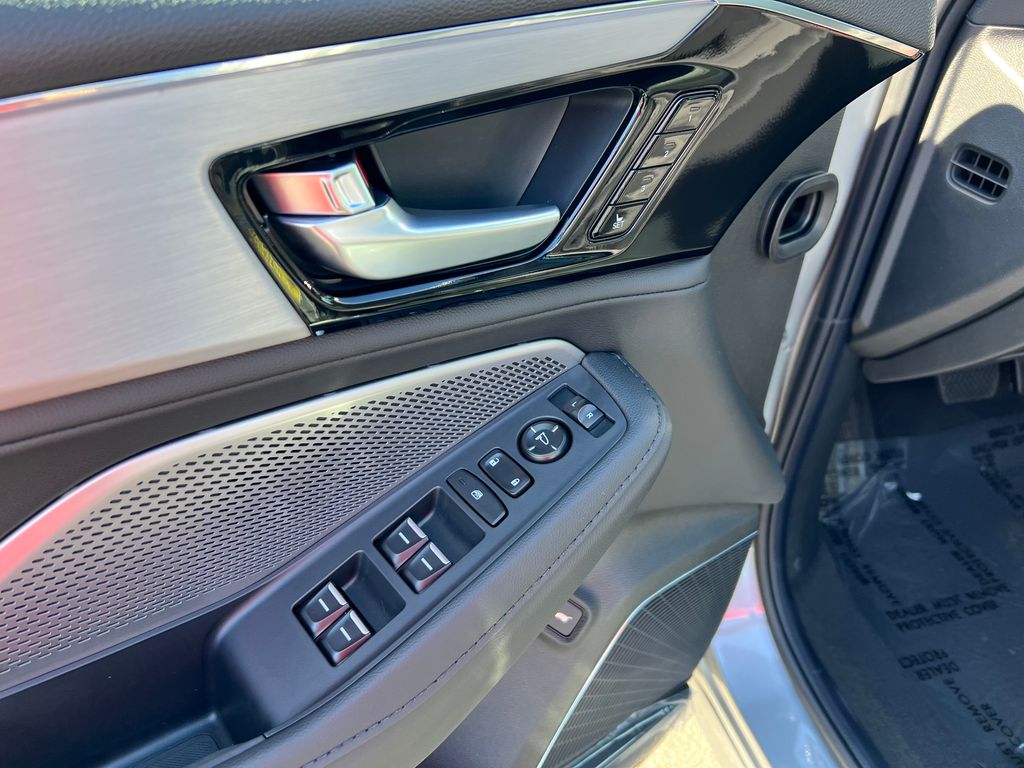 2025 Acura MDX SH-AWD photo 10