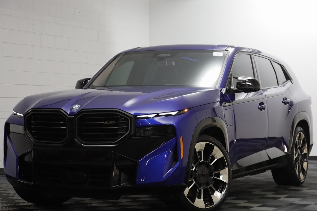 2023 BMW XM Base's photo