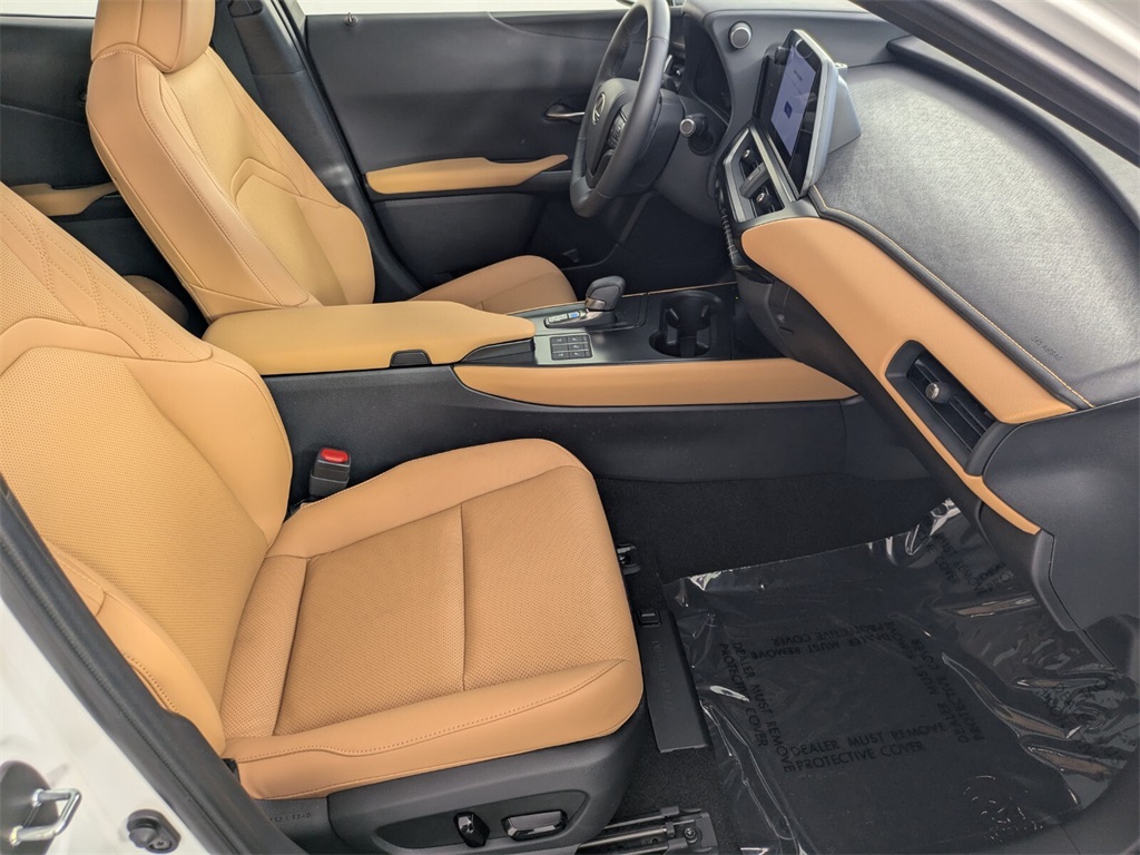 2025 Lexus UX photo 30
