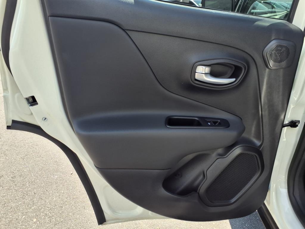 2023 Jeep Renegade Altitude photo 8