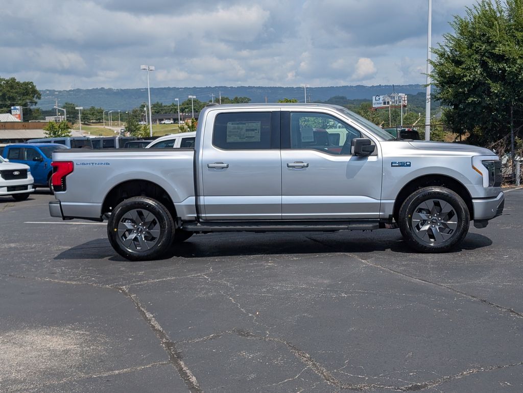 2025 Ford F-150 Lightning photo 3
