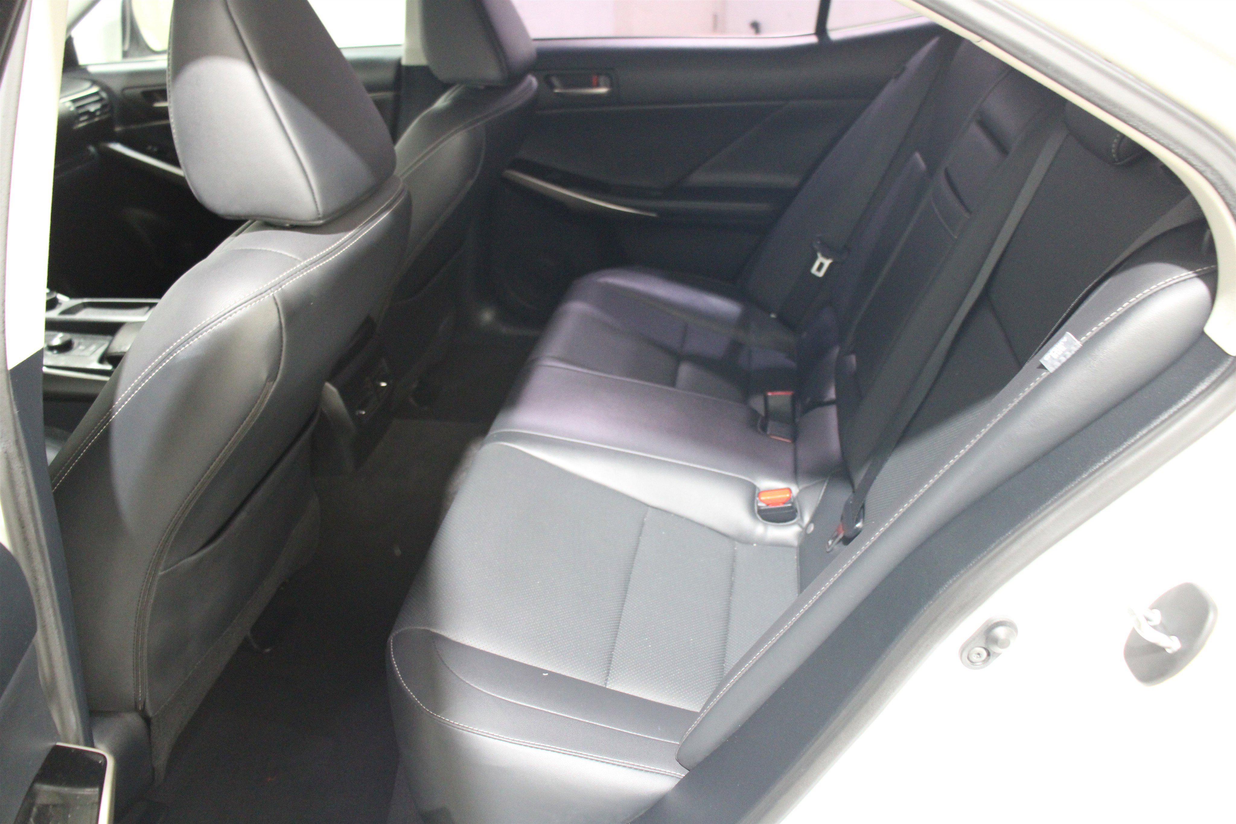 2020 Lexus IS 300 photo 8