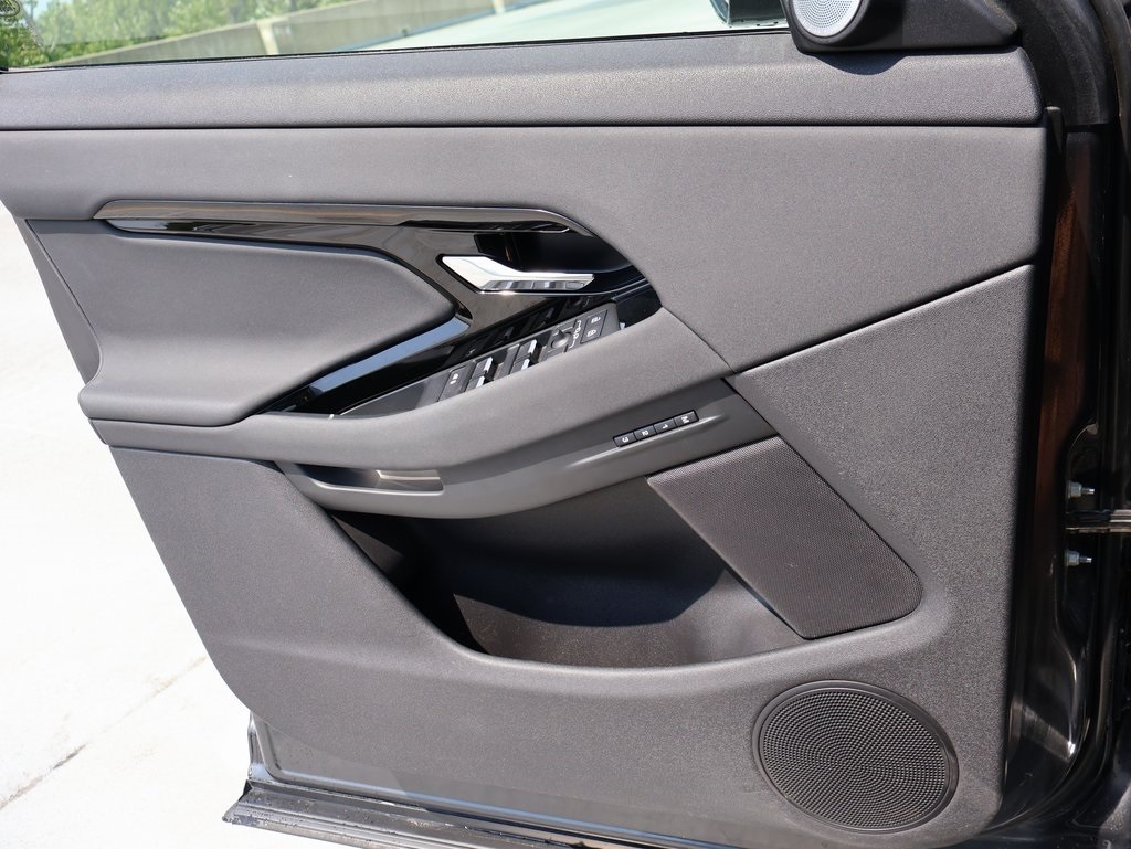 2024 Land Rover Range Rover Evoque Dynamic SE photo 27