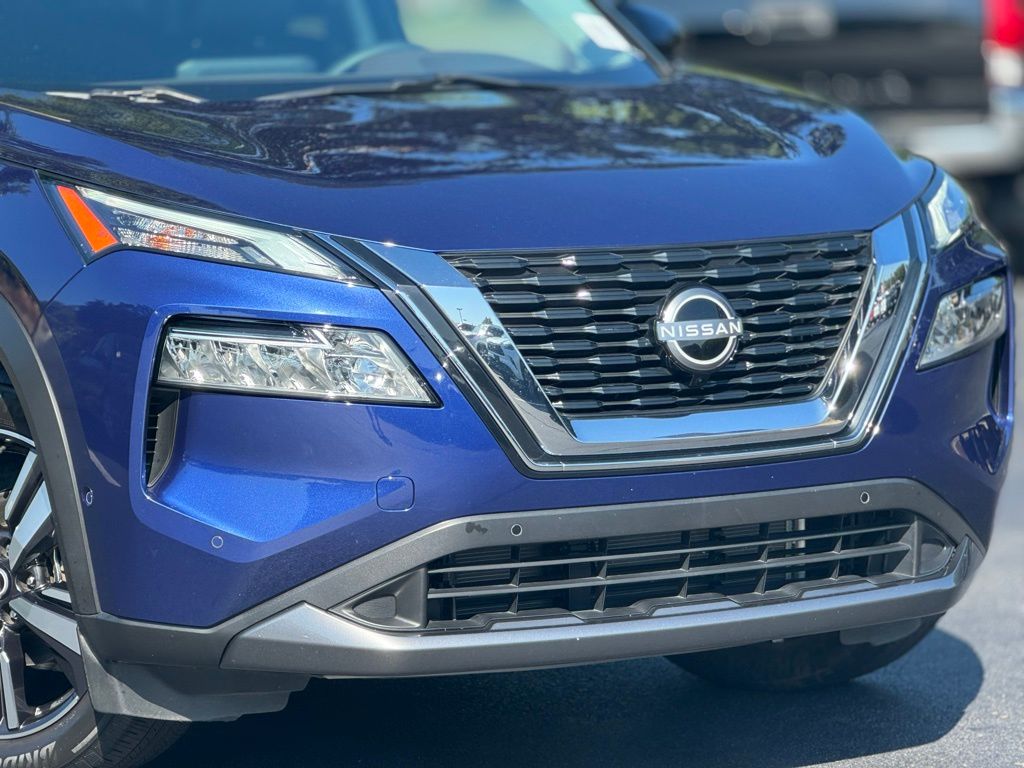 2023 Nissan Rogue SL photo 3