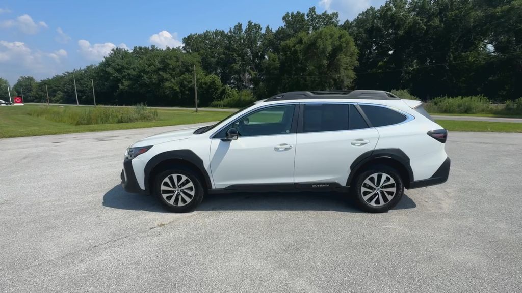 2023 Subaru Outback Premium photo 4