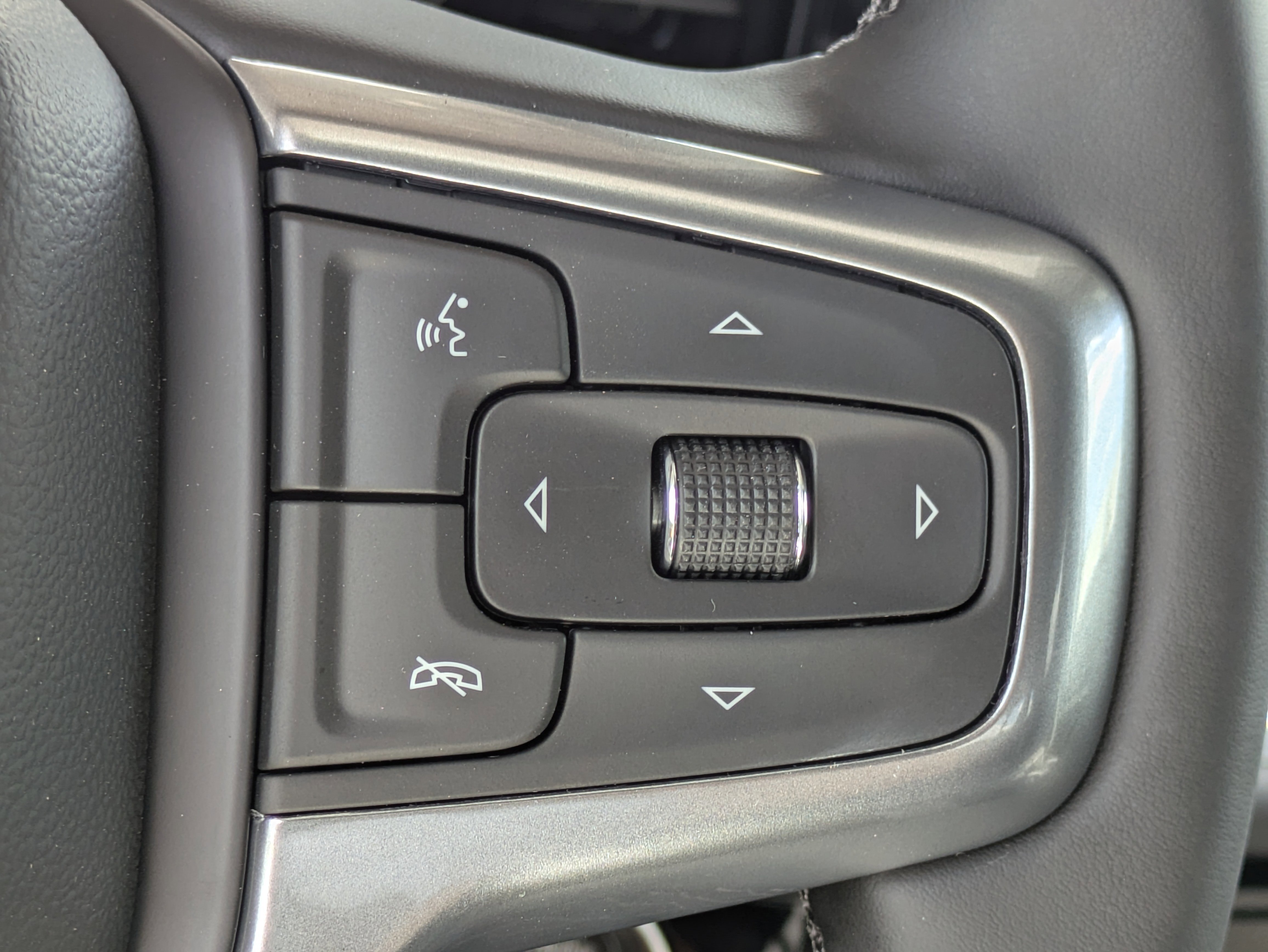 2025 Chevrolet Silverado 2500HD LT photo 3
